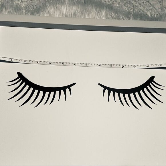 Eyelashes Wall Decor Frame - Picture 5 of 10
